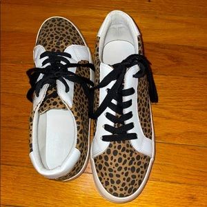 Forever 21 sneaker